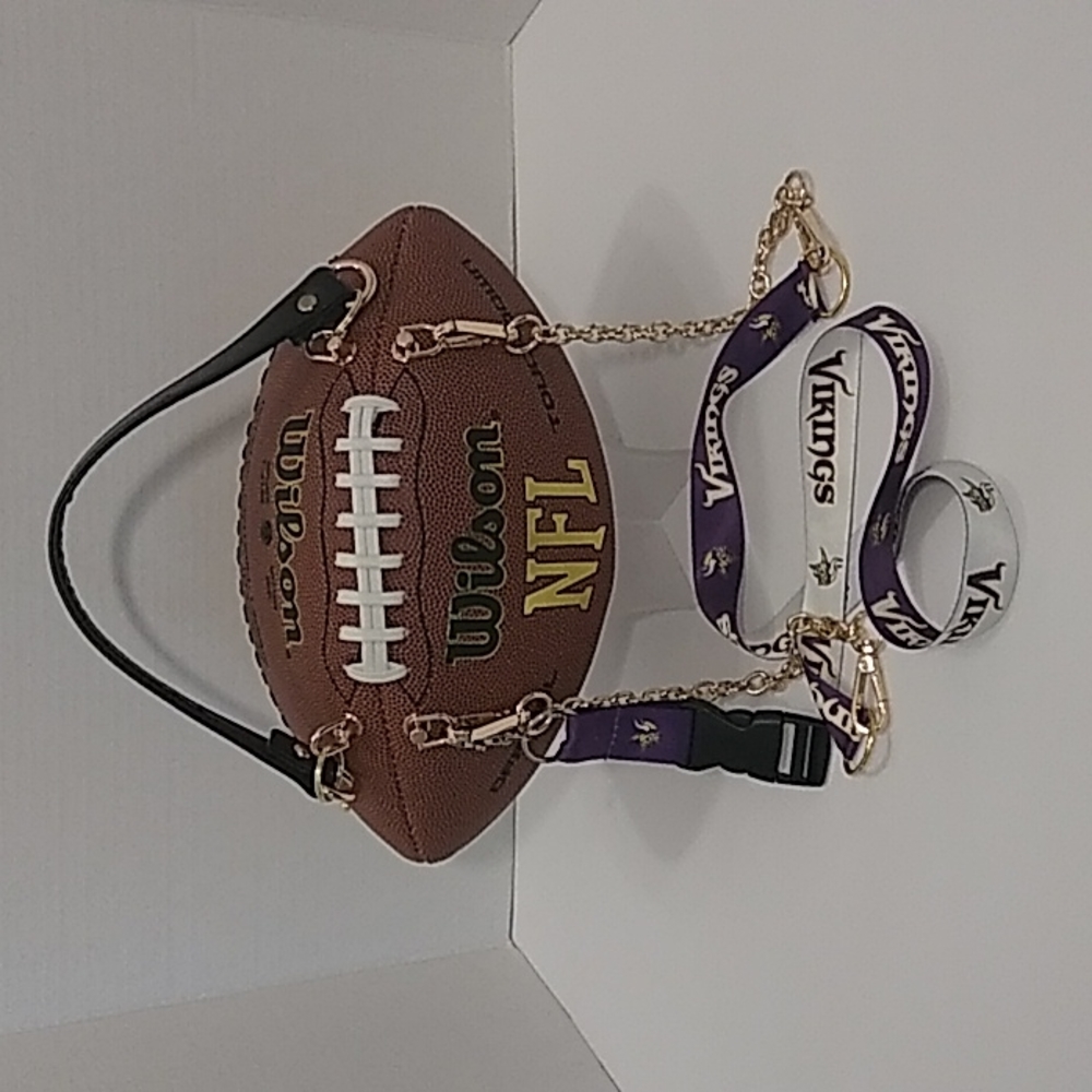 HANDMADE Football Purse (MINNESOTA VIKINGS) ๐ - Picture 1 of 17